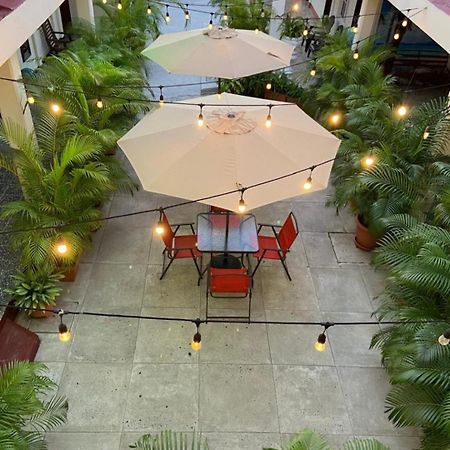 Hotel El Reformador Puerto Barrios Exterior photo